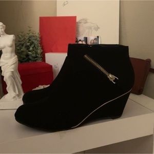 ANDIAMO ITALIA wedged ankle boots with gold colored lining